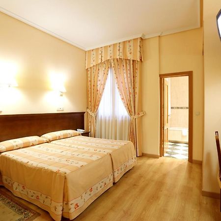 Hostal Silserranos Hotel Madrid Ruang foto